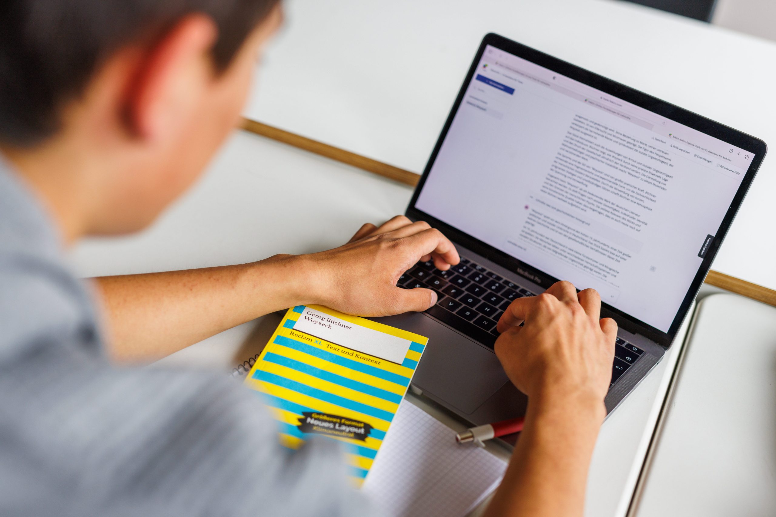 ChatGPT in grammar school German lessons